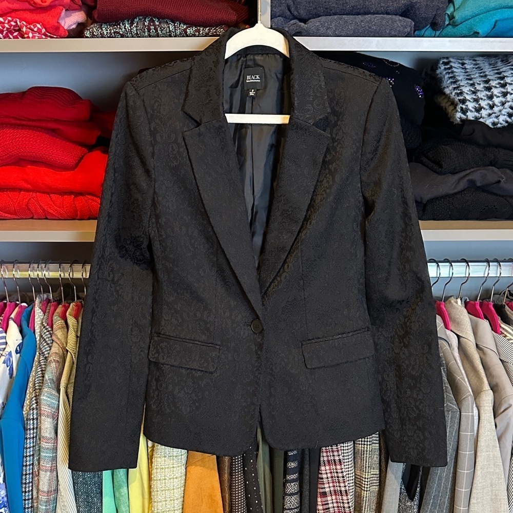 Saks Fifth Avenue black brocade 2 pocket one button closure blazer size 2